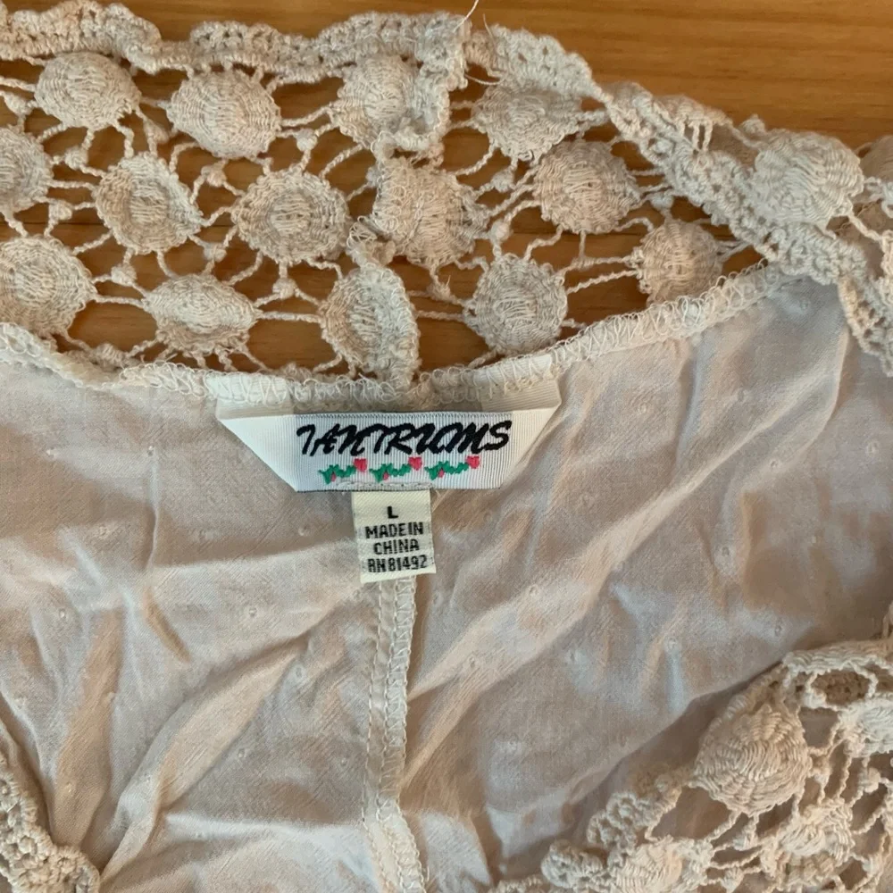 Detailed Tunic - Picture 3 of 3